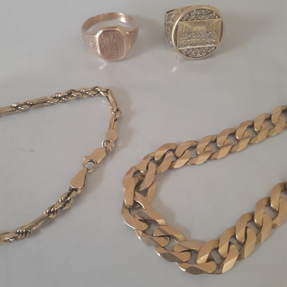 unknown Jewelry - Gold jewelry bundle of (4) unisex